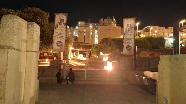 שלטים לחג סוכות בעיר העתיקה בירושלים